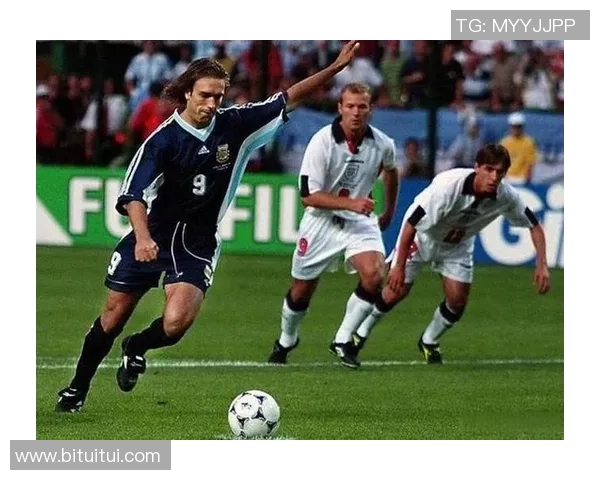 暮年足球巨星回顾 他们的传奇岁月与不朽足迹 暮年足球巨星回顾 他们的传奇岁月与不朽足迹