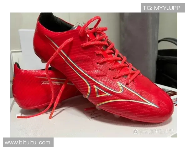 球星偏爱哪些足球鞋款最为时尚与个性化，如何选择最合适的鞋型
