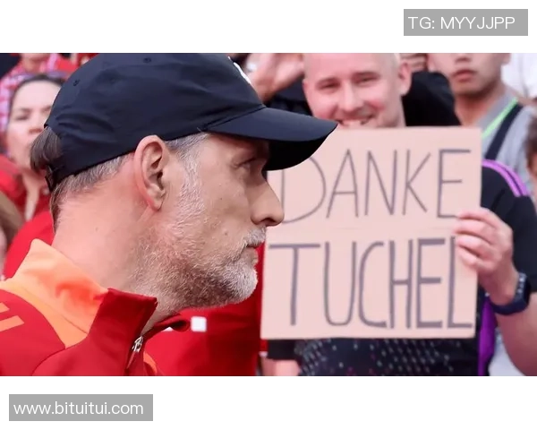 球星意外被丢足球事件引发关注,粉丝热议背后深层原因与影响 球星意外被丢足球事件引发关注,粉丝热议背后深层原因与影响