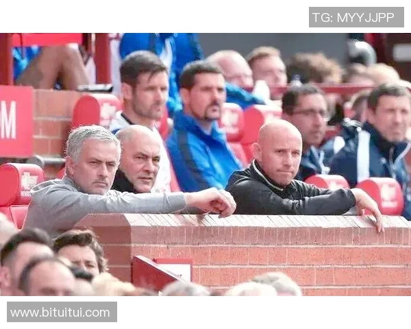 足球场上球星的独特兴趣爱好揭秘 展现场下另一面精彩人生 足球场上球星的独特兴趣爱好揭秘 展现场下另一面精彩人生